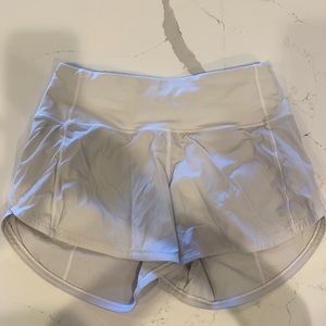 Lululemon Women’s White Shorts Size 2